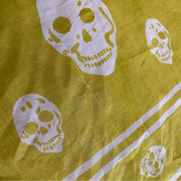 Sheer Silk Skulls!! - Picture 7 of 9